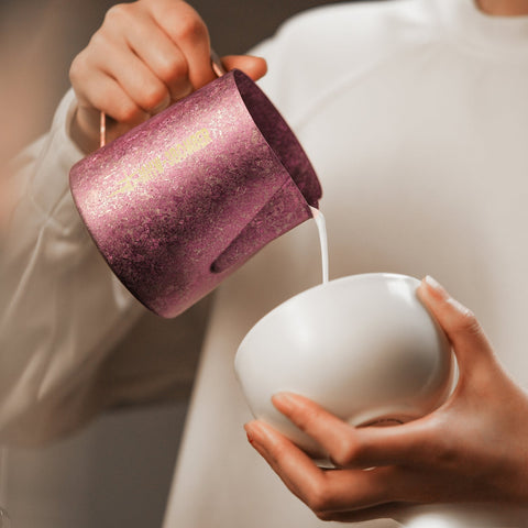 MHW-3BOMBER Titanium Milk Pitcher – Brocca per Latte in Titanio Puro con Finish Crystal-Tech